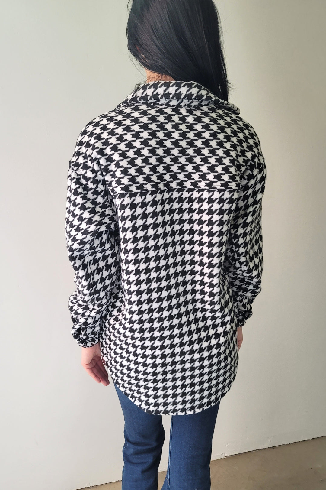 Dex Black & White Button Front Hounds Tooth Shacket