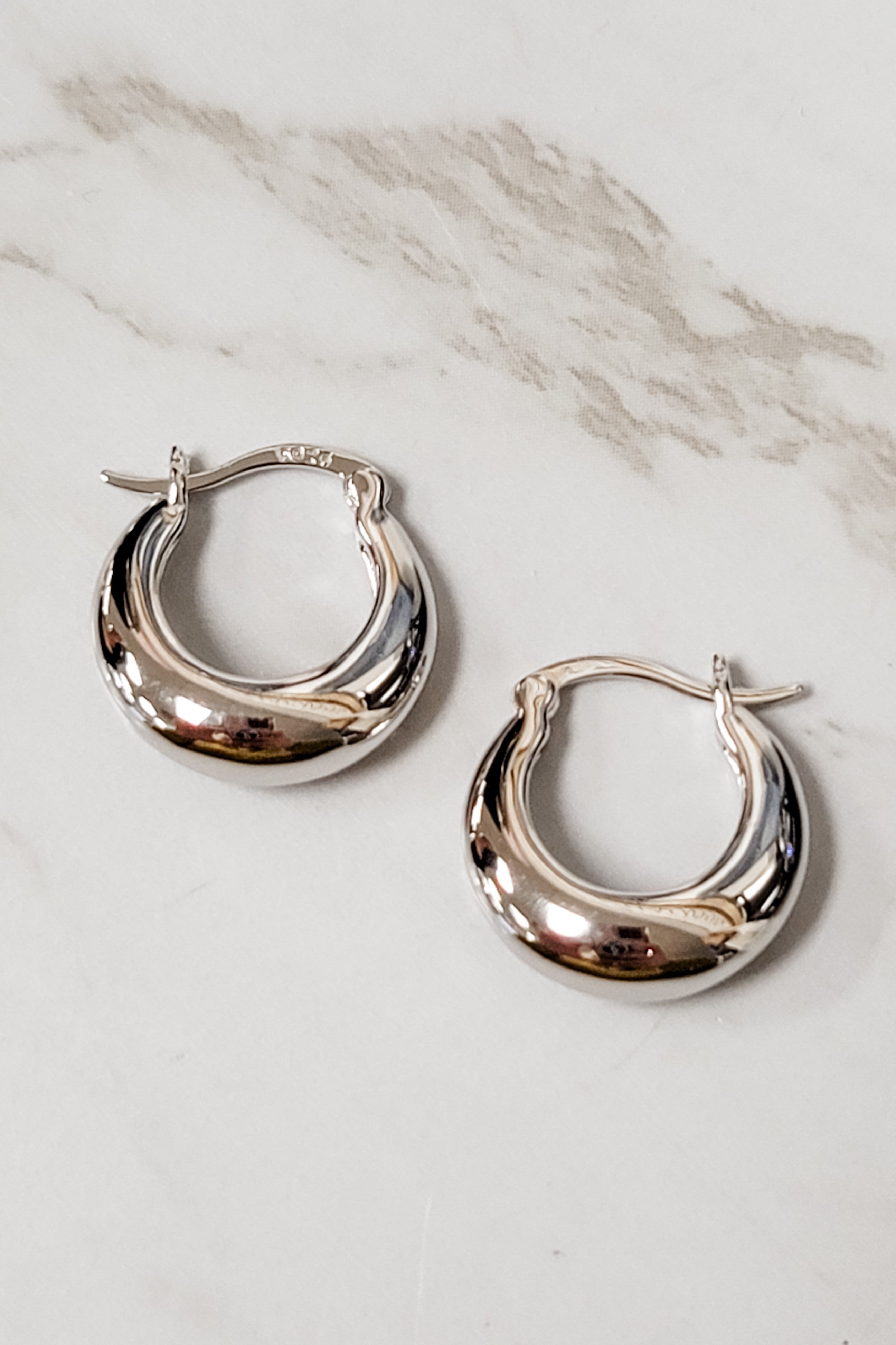 イヤリング TATIANA SILVER925 Twinkle Mini Hoop Earring EC1943 Tiny Twinkles Pavé Mini Hoops | Kate Spade New York