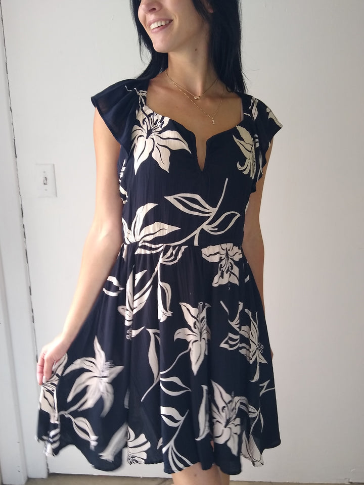 Angie Black Short Sleeve V-Notch Floral Mini Dress