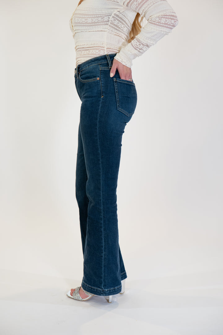 Daze Heartbreaker Mid Rise Hit Maker Flare Jeans