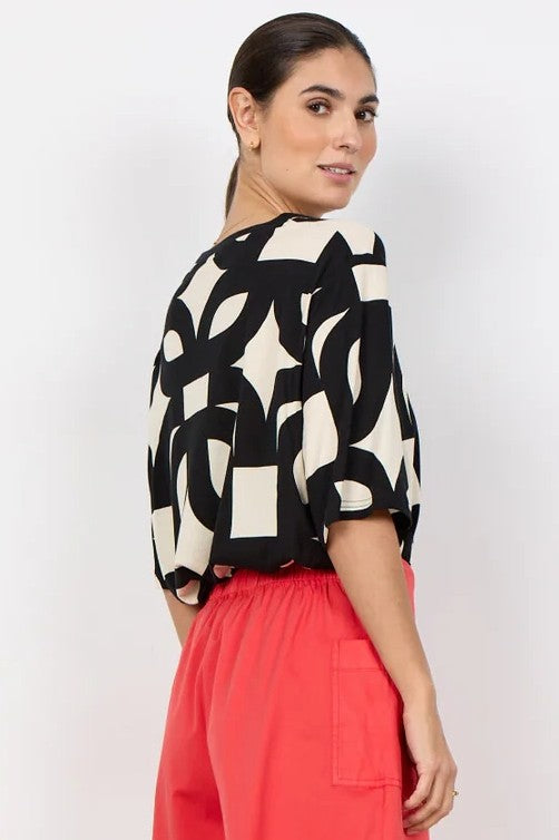 Soyaconcept Black & White Felicity Graphic Boxy Top